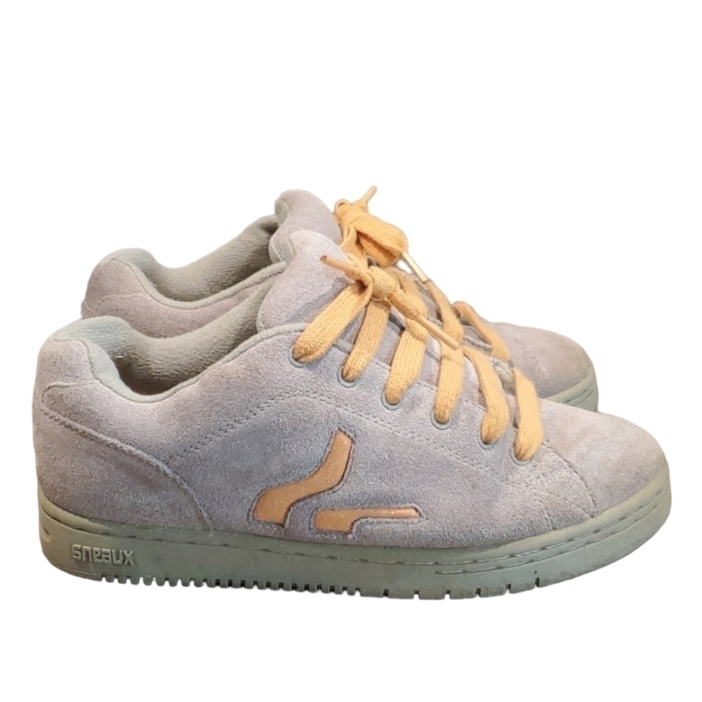 Sneaux Skateboard women leather sneakers athletic shoes sz 7.5